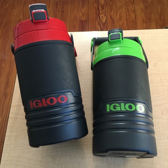 SOLD NWOT 64-Oz Half Gallon Igloo Insulated Thermos Hanging Handle | Red Black - Picture 1 of 8